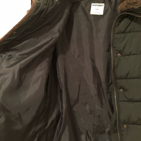 Forest green puffer jacket. Old Navy. - Picture 4 of 6